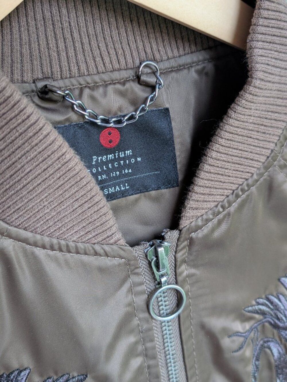 Cotton On Japan Premium Collection Embroidered Crane Bomber Jacket Size Small - Picture 3 of 6